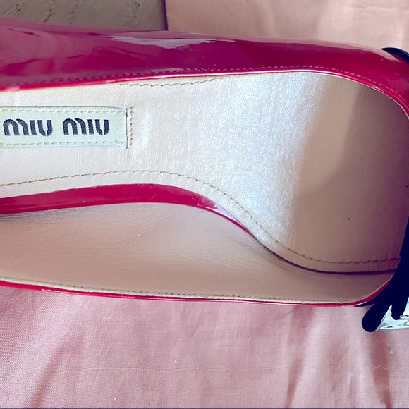 Like New Miu Miu pointed toe patent leather flats - Picture 4 of 8
